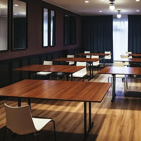 Ibis Styles 3* ヴァウブジフ