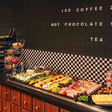 ホテル Ibis Styles ヴァウブジフ