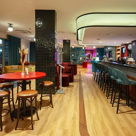 Ibis Styles 3* 瓦乌布日赫