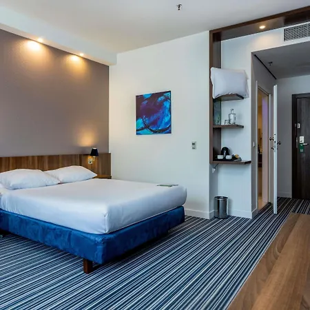 Ibis Styles 3* 瓦乌布日赫